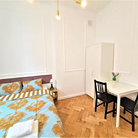 J&W Apartments Świętojańska Rooms-3
